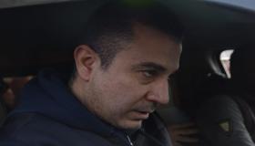 شاهد بالصور لقطات مؤثرة لأحمد سعيد عبد الغني في جنازة والده