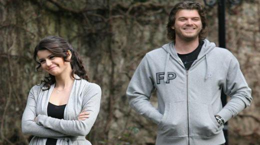 مفاجأة لعشاق “مهند وسمر” بيرين سات وكيفانش تاتليتوغ يتعاونان من جديد