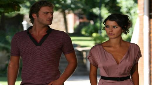 بيرين سات تحزن الجمهور وتتخلى عن فيلم العشق الممنوع القادم لهذا السبب