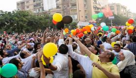 تفسير حلم العيد في المنام لابن سيرين والنابلسي للعزباء والحامل والمتزوجة