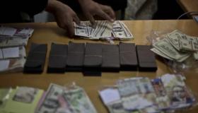 إسرائيل تخفض من قيمة عملتها أمام الدولار لتعظيم صادراتها