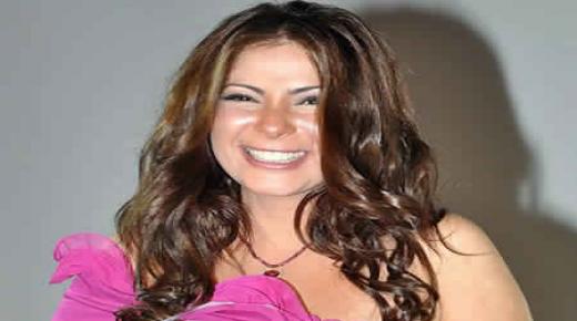 وأخيراً موافقة منى زكي على فيلم “أهل العيب”