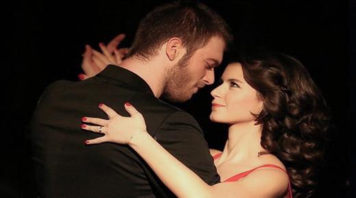 بيرين سات ترفض فيلم “العشق الممنوع” وكيفانش تاتليتوغ يقول أنا وهازال كايا وافقنا ولا بديل عنها