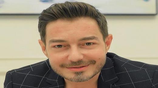 تعرف على زوجات أحمد زاهر في مسلسل البرنس 2020