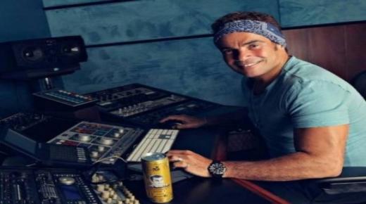 إطلالة عمرو دياب الأخيرة تصدم الجمهور