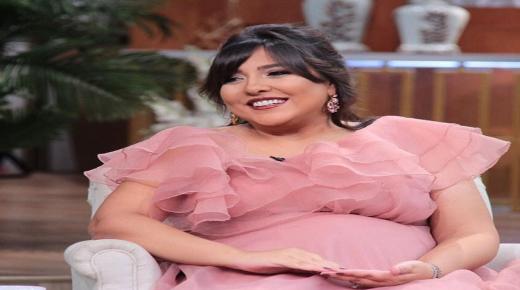 مي كساب تضع مولودها الثالث نوح وهذه صورتها الأولى من غرفة الولادة