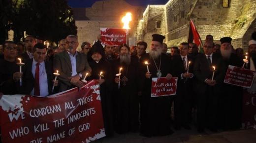 فاعلية أمام كنيسة المهد للتضامن مع ضحايا تفجير كنيستي مصر