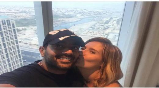 هنا شيحة تشعل الفيس بوك بصورتها الرومانسية مع أحمد فلوكس من أسفل برج خليفة