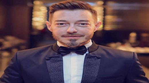 موقف محرج تعرض له أحمد زاهر وتسبب في إصابته أثناء وجوده بحفل تامر حسني