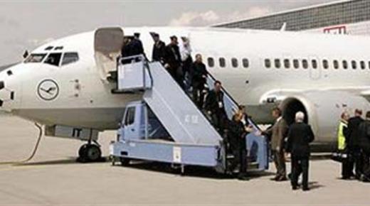 تفسير حلم ركوب الطائرة في المنام للعزباء والمتزوجة والحامل