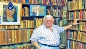 بيع مكتبة حسن كامى بعد ساعات قليلة من وفاته