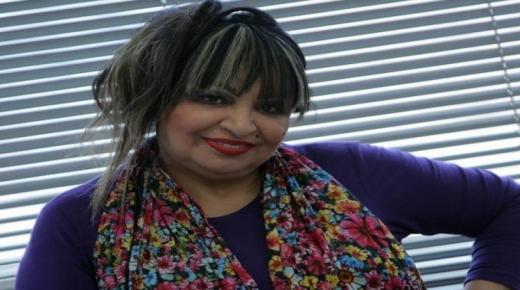 أمل عباس تظهر من جديد بعد مرضها وهذه الفنانة التي تكلفت بعلاجها