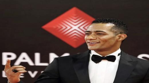 محمد رمضان يصالح الزعيم عادل امام بهذه الطريقة الغير متوقعة