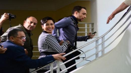 شاهد بالصور شيرين عبد الوهاب برفقة زوجها في أول جلسة تحقيق رافضة الاعتذار للشعب المصري