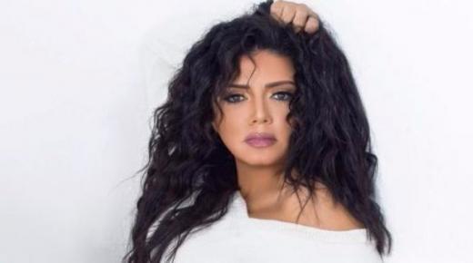 رانيا يوسف تثير الجدل بإرتدائها الحجاب في مسلسلها الجديد “وبينا ميعاد”