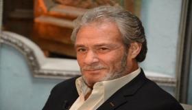 صور انهيار النجوم في جنازة الراحل فاروق الفيشاوي