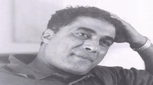 في ذكرى ميلاد أحمد زكي تعرف على حبيبته الوحيدة وسبب محاولته للانتحار