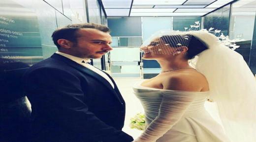 هازال كايا تتألق بفستانين بحفل زفافها