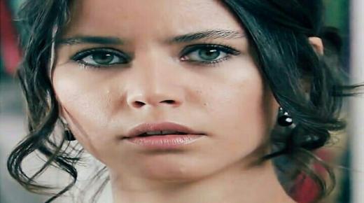 بيرين سات تبكي بسبب دمية فما القصة؟