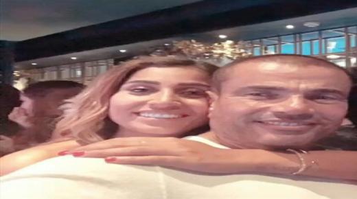 شاهد بالصور عمرو دياب يتشابك بالأيدي مع دينا الشربيني في أول ظهور رسمي لهما