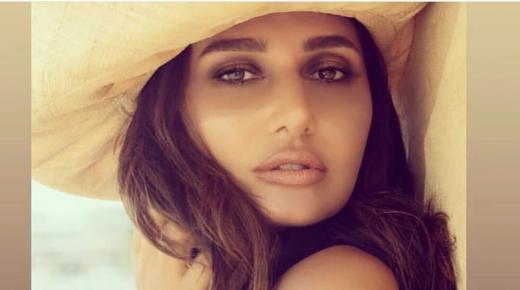 حلا شيحة بطلة فيلم “مش أنا” مع تامر حسني