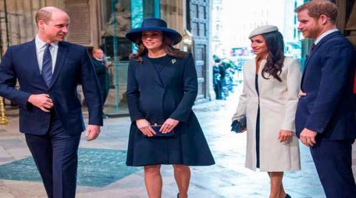 بطاقة أعياد عائلة دوق كامبريدج الأمير ويليام تشعل الإنستجرام