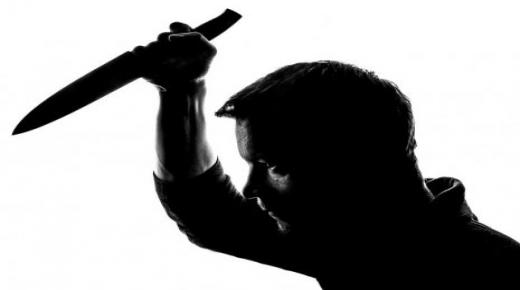 تفسير حلم الطعن بالسكين في المنام لابن سيرين للرجل والمرأة