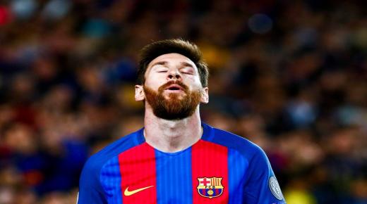 ميسي يطالب إدارة برشلونة بتوقيع مع ثلاث للاعبين من الطراز الرفيع