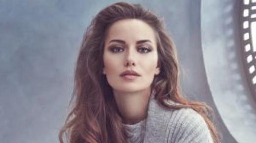 حملة تنمر شديدة تتعرض لها فهرية أفجين بعد ظهورها الأخير وتغير ملامحها الصادمة