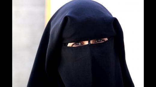 تفسير حلم النقاب في المنام للعُزاب والمتزوجين والحامل