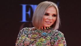 شاهد بالصور إطلالة شيرين رضا الغريبة بحفل اختتام مهرجان القاهرة السينمائي الدولي