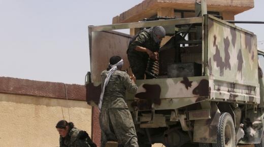 إستمرار الغارات الجوية والقصف المدفعي على مدينة الحسكة