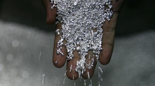 تفسير حلم الفضة في المنام لابن سيرين للعزباء والمتزوجة والحامل