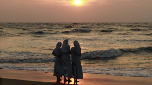 إمام مسجد في إيطاليا يثير جدلا واسعا بسبب ” البوركيني “