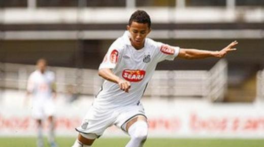 إدارة الهلال السعودي تتحدث عن أسباب تأخر وصول بطاقة محترفها البرازيلي