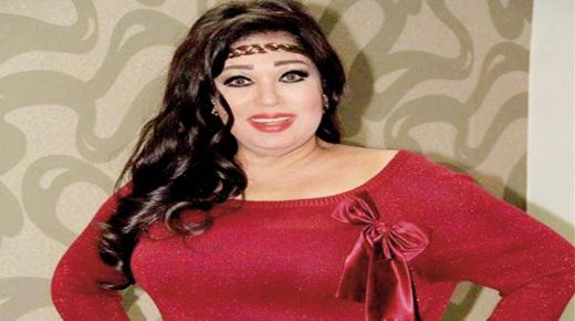 شاهد جرأة فيفي عبده في الرد بطريقة مثيرة على شخص وصفها بالسيدة العجوز