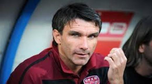 الأهلي المصري يعين الفرنسي كارتيرون مدربًا بعد إقالة حسام البدري ليصبح أول فرنسي في تاريخ ال