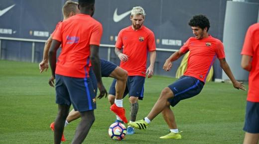 برشلونة يجري المران الأخير قبل مباراة الجولة الأولى من الليجا